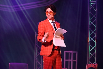 LIVE×Reading Musical「オッサン（36）がアイドルになる話」公開ゲネプロより、金井勇太演じる尾根江加茂。