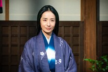 映美くらら扮する篠。（提供：NHK）