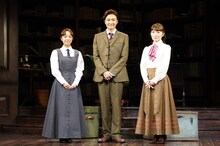 ミュージカル「ダディ・ロング・レッグズ」囲み取材より。左から上白石萌音、井上芳雄、坂本真綾。