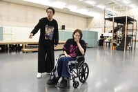 大阪国際文化芸術プロジェクト「姫が愛したダニ小僧」公開稽古の様子。