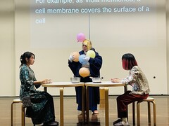 時事的なプレイ要素の強い演劇作品に、趣向「わたしの隣人」スタート