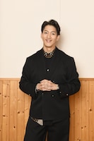 「蜘蛛絲梓弦」取材会より、尾上右近。