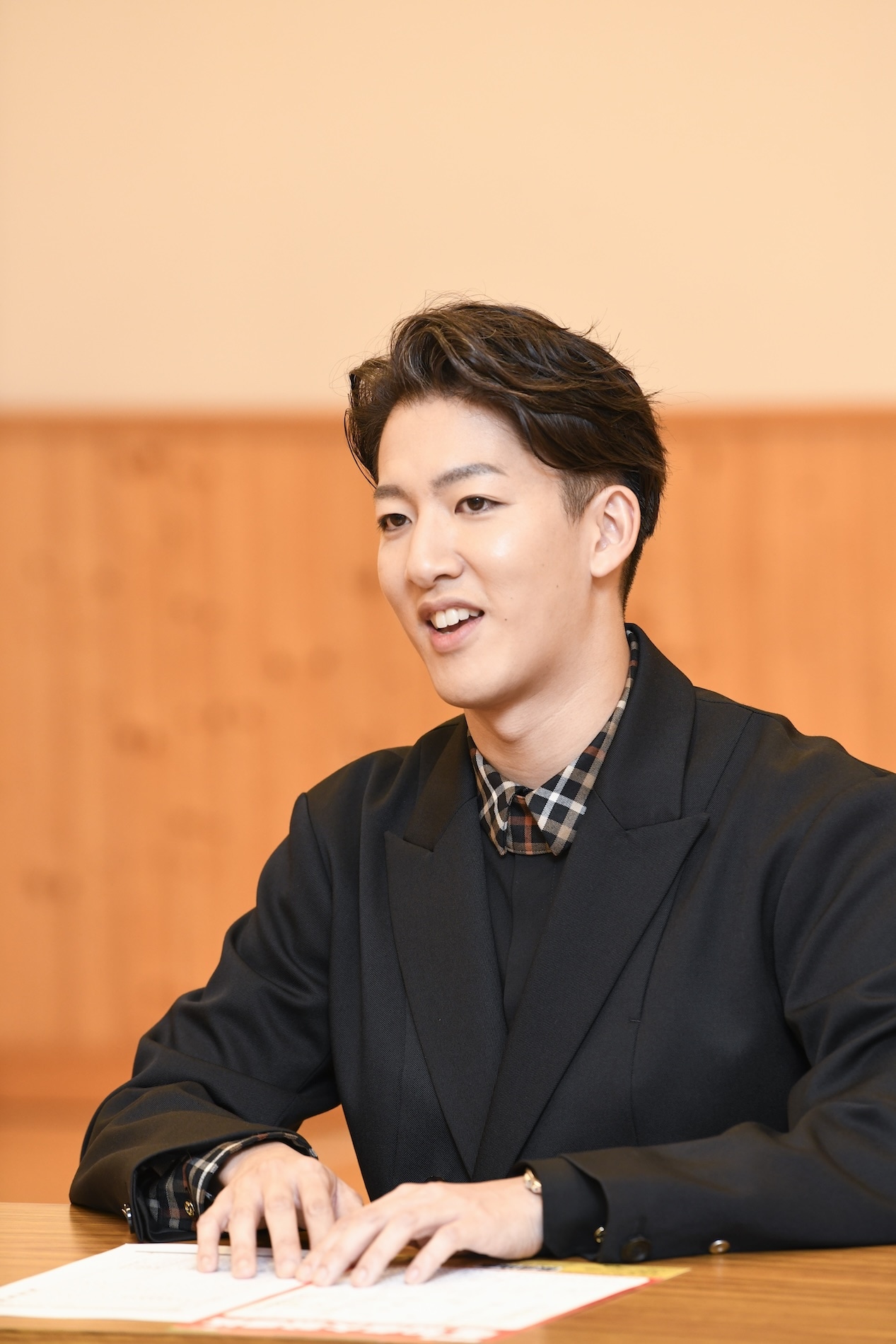 「蜘蛛絲梓弦」取材会より、尾上右近。