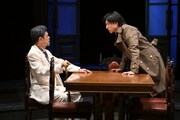 三島由紀夫生誕百周年記念二作品同時公演「わが友ヒットラー」×朗読劇「近代能楽集」より、「わが友ヒットラー」の様子。（撮影：阿部章仁）