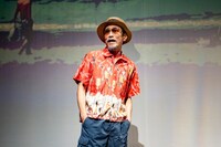 ヨーロッパ企画 第44回公演「インターネ島エクスプローラー」より。（撮影：井上嘉和）