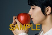 「羽生結弦 写真集『羽』」巡回展 限定特典ポストカード©Toru Yaguchi