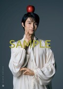 「羽生結弦 写真集『羽』」通常版ポスターB面©Toru Yaguchi