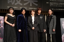 ミュージカル「破果」制作発表記者会見より。左から熊谷彩春、武田真治、花總まり、浦井健治、中山優馬。