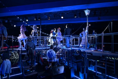 音楽劇「三文オペラ 歌舞伎町の絞首台」より。（撮影：寺司正彦）