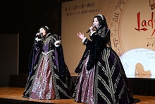 ミュージカル「レイディ・ベス」製作発表記者会見より、左から丸山礼、有沙瞳。