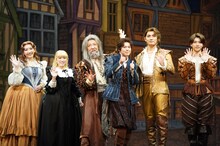 ミュージカル「サムシング・ロッテン！」開幕直前取材より。左から瀬奈じゅん、矢吹奈子、石川禅、中川晃教、加藤和樹、大東立樹。