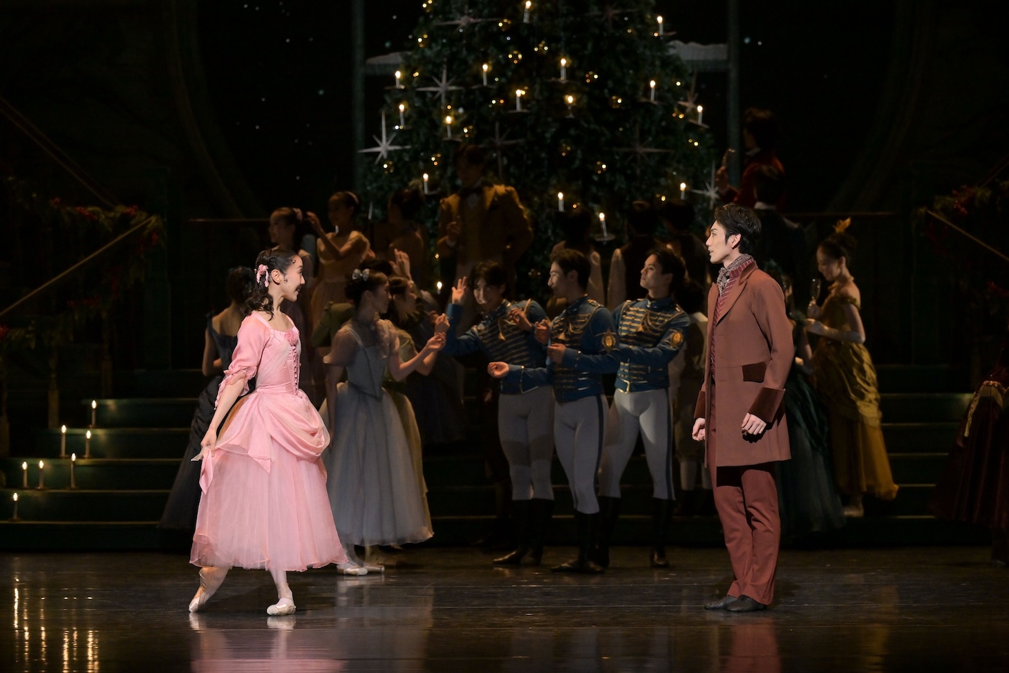 新国立劇場バレエ団「くるみ割り人形」開幕、吉田都「魔法に溢れた心温まる舞台」