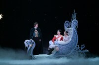 2025/2026 シーズン 新国立劇場バレエ団「くるみ割り人形」より。（撮影：鹿摩隆司）