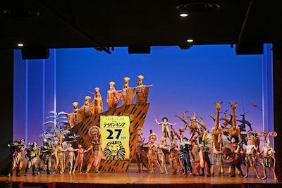 劇団四季 ディズニーミュージカル「ライオンキング」27周年カーテンコールより。©Disney