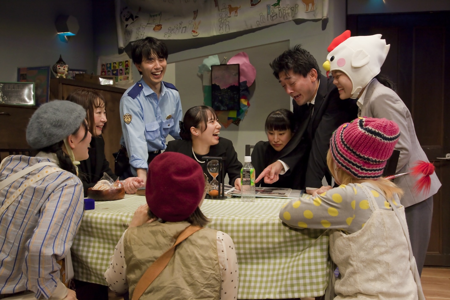 万能グローブ ガラパゴスダイナモス 20周年記念公演 第34回公演「西のメリーゴーランド」より。（撮影：藤本彦）