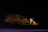 「スリーピルバーグス 第2回野外公演 in スタジアム！『リバーサイド名球会』」より。（Photo：igaki photo studio / Photo courtesy：Toyooka Theater Festival）