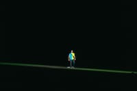 「スリーピルバーグス 第2回野外公演 in スタジアム！『リバーサイド名球会』」より。（Photo：igaki photo studio / Photo courtesy：Toyooka Theater Festival）