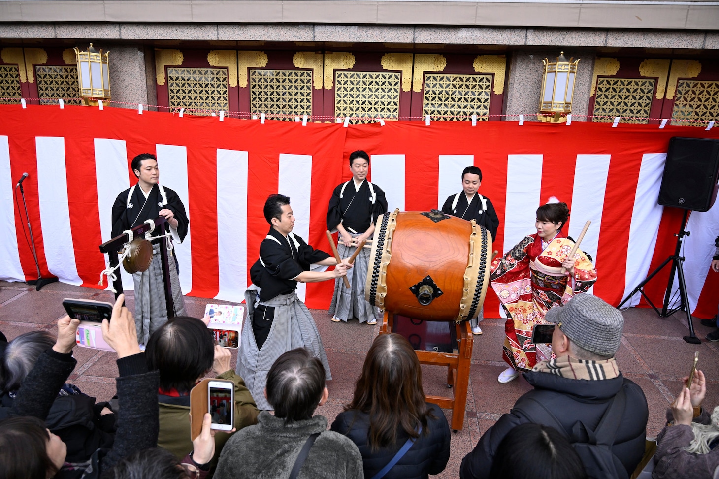 「しころ太鼓」の様子。