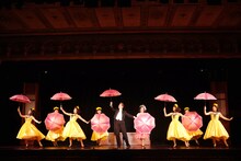 新年に賑やかなエネルギーを！キムラ緑子「わが歌ブギウギ」開幕、三越本店で鏡開きも