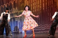 「わが歌ブギウギ-笠置シヅ子物語-」より。（撮影：宮田浩史）