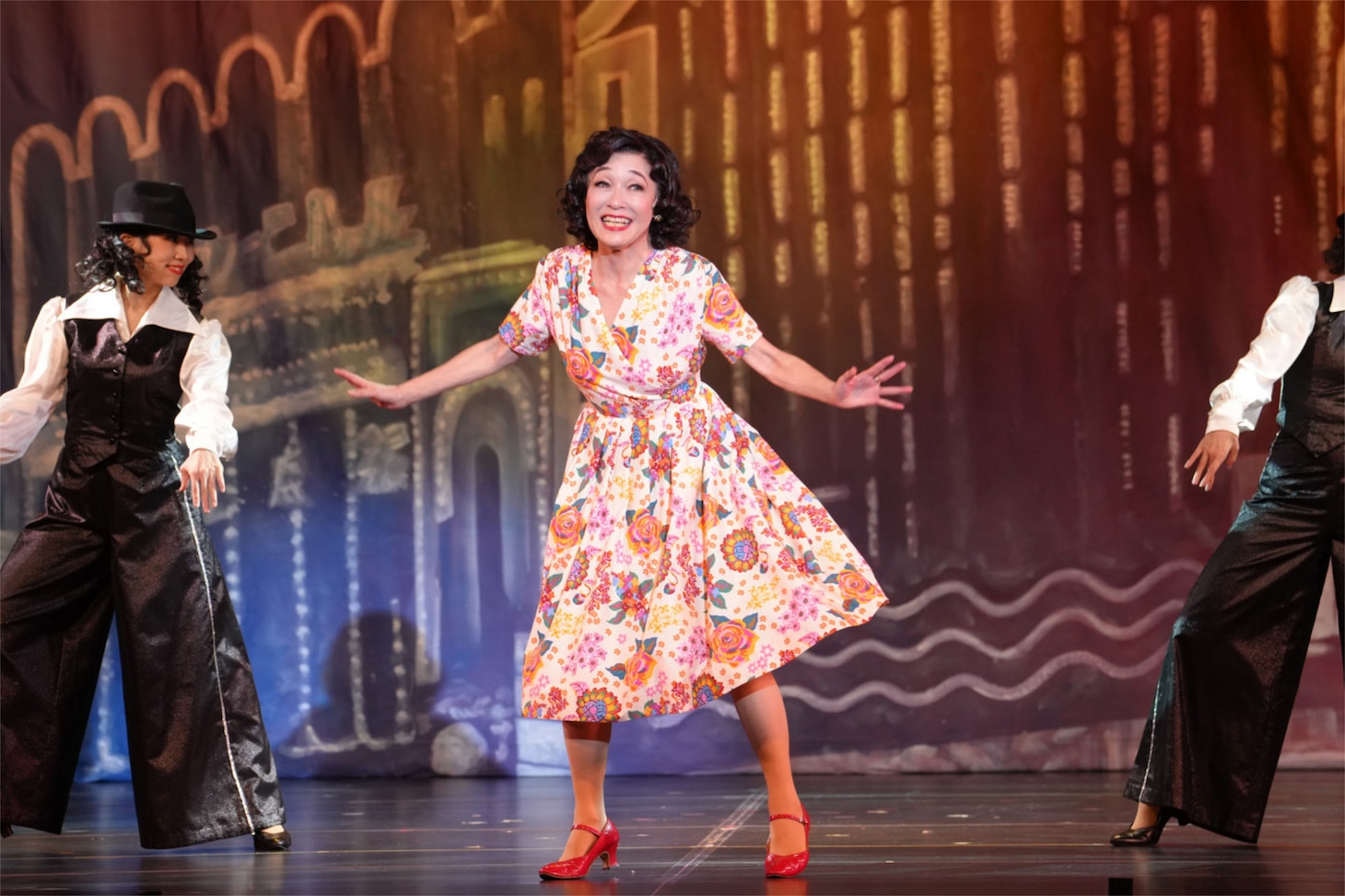 「わが歌ブギウギ-笠置シヅ子物語-」より。（撮影：宮田浩史）