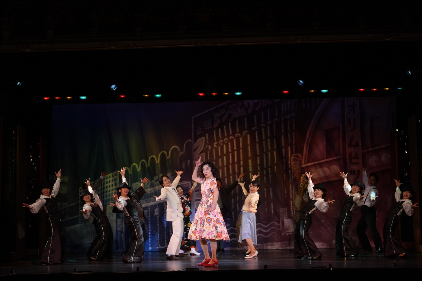 「わが歌ブギウギ-笠置シヅ子物語-」より。（撮影：宮田浩史）