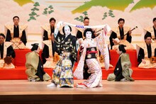 中村橋之助らがエネルギッシュに届ける「新春浅草歌舞伎」開幕