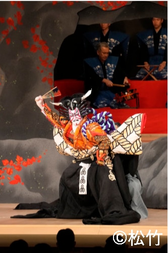 「壽 初春大歌舞伎」昼の部より、「蜘蛛絲梓弦」の様子。