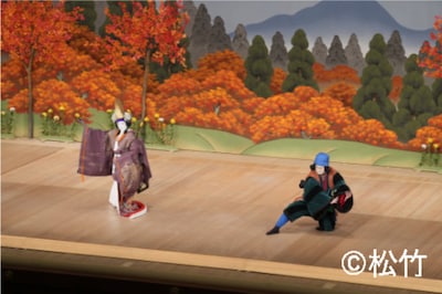 「壽 初春大歌舞伎」夜の部より、「鬼次拍子舞」の様子。