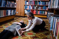 アダム・キナー＆クリストファー・ウィレス「MANUAL」過去公演より。（Photo by Brian Hartley）