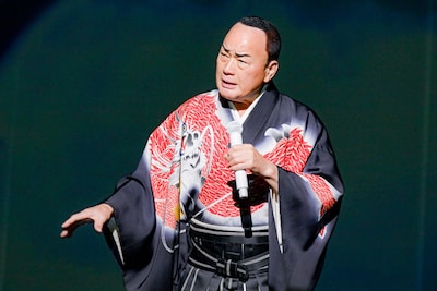 「祝七十五歳 梅沢富美男劇団 梅沢富美男 細川たかし一門 細川たかし 新春特別公演」より。（撮影：河上良）