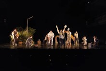 文学座×キャラメルボックス「賢治島探検記 2026」より。（Photo by GEKKO）