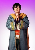 「お願いアラジン！ランプこすって！」で山本一慶が扮するツッコミー（氷鷹北斗）のビジュアル。