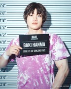 舞台「刃牙 THE GRAPPLER STAGE2 ー最凶死刑囚編ー」より、範馬刃牙役を務める佐藤祐吾のマグショットビジュアル。