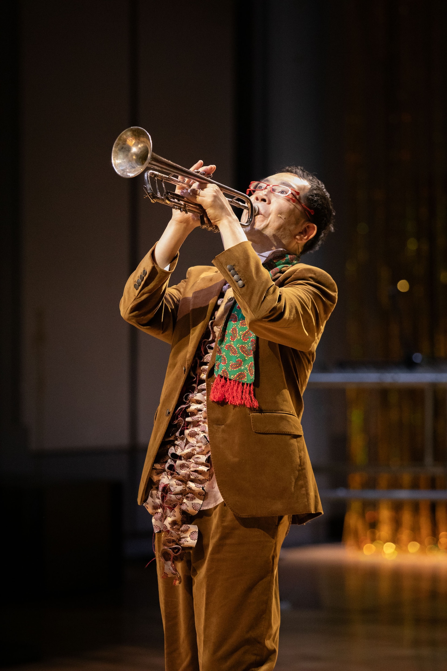 「鏡の向こう見えない私の顔」より。（撮影：奥村昭生）