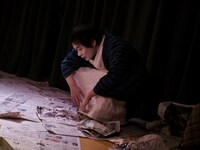 反芻動物 第二回公演「命を弄ぶ男ふたり」より。（撮影：河﨑正太郎）