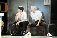 本島純政・今牧輝琉W主演「光が死んだ夏」開幕、真冬の劇場へ“あの夏”を体感しにきて