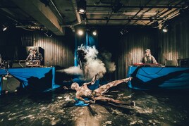 燦然CAMP「火／形象」開幕、“形を持つものと持たないもの”の距離を楽しんで