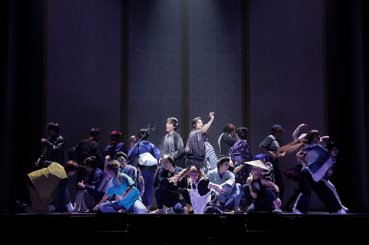 海宝直人・岡宮来夢ら出演「ISSA in Paris」が開幕、“俳句をミュージカルに”を具現化