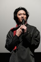 幸四郎・染五郎がシネマ歌舞伎「朧の森に棲む鬼」舞台挨拶、ネイルの模様を見つけられるまで通って