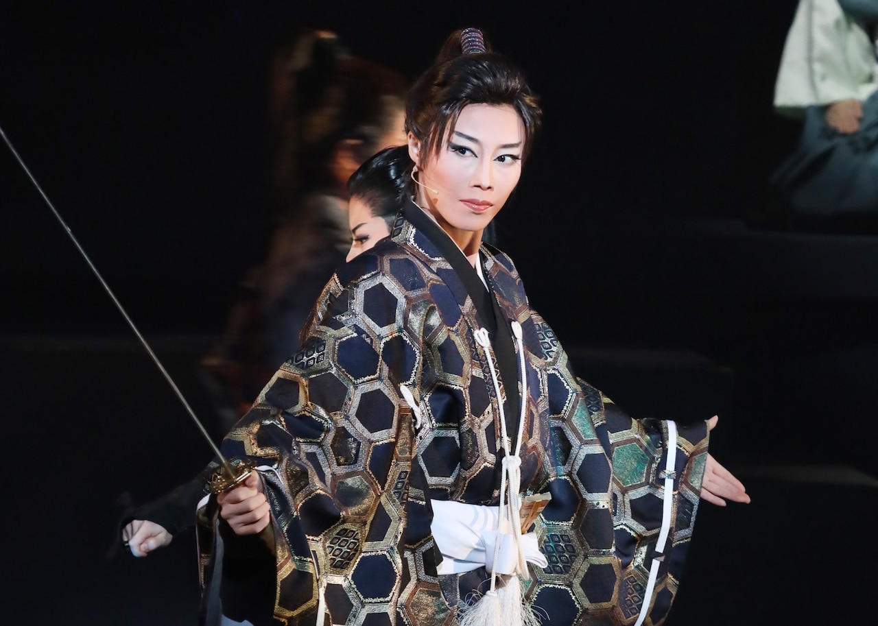 椿りょう主演、OSK日本歌劇団「梅雨将軍信長」東京で幕開け