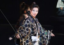 椿りょう主演、OSK日本歌劇団「梅雨将軍信長」東京で幕開け