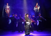 OSK日本歌劇団 ミュージカル「梅雨将軍信長」より。©OSK日本歌劇団