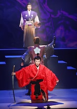 椿りょう主演、OSK日本歌劇団「梅雨将軍信長」東京で幕開け