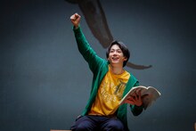 真弓孟之「僕たち家族でしか出せない温かさを」、「一富士茄子牛焦げルギー」スタート