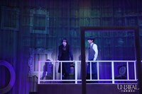 舞台「UNREAL-不条理雑貨店-」より。
