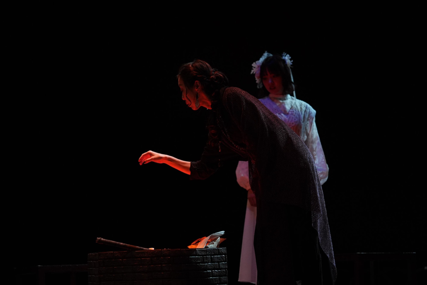 舞台「魔女の嘘と月の心音」より。