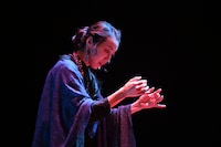 舞台「魔女の嘘と月の心音」より。