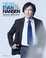 石井一孝扮するラリー・マーフィー。