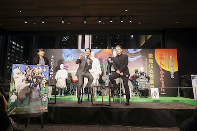 ワンビルでのトークショーに臨む中村壱太郎、中村獅童。